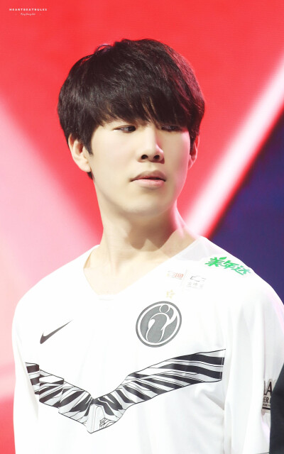 手拉进自己 手拉进自己